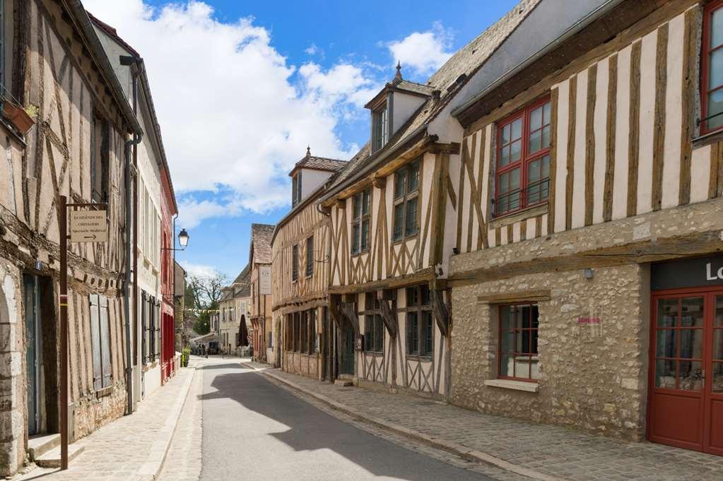 Готель Ogaux Vieux Remparts Провен Екстер'єр фото